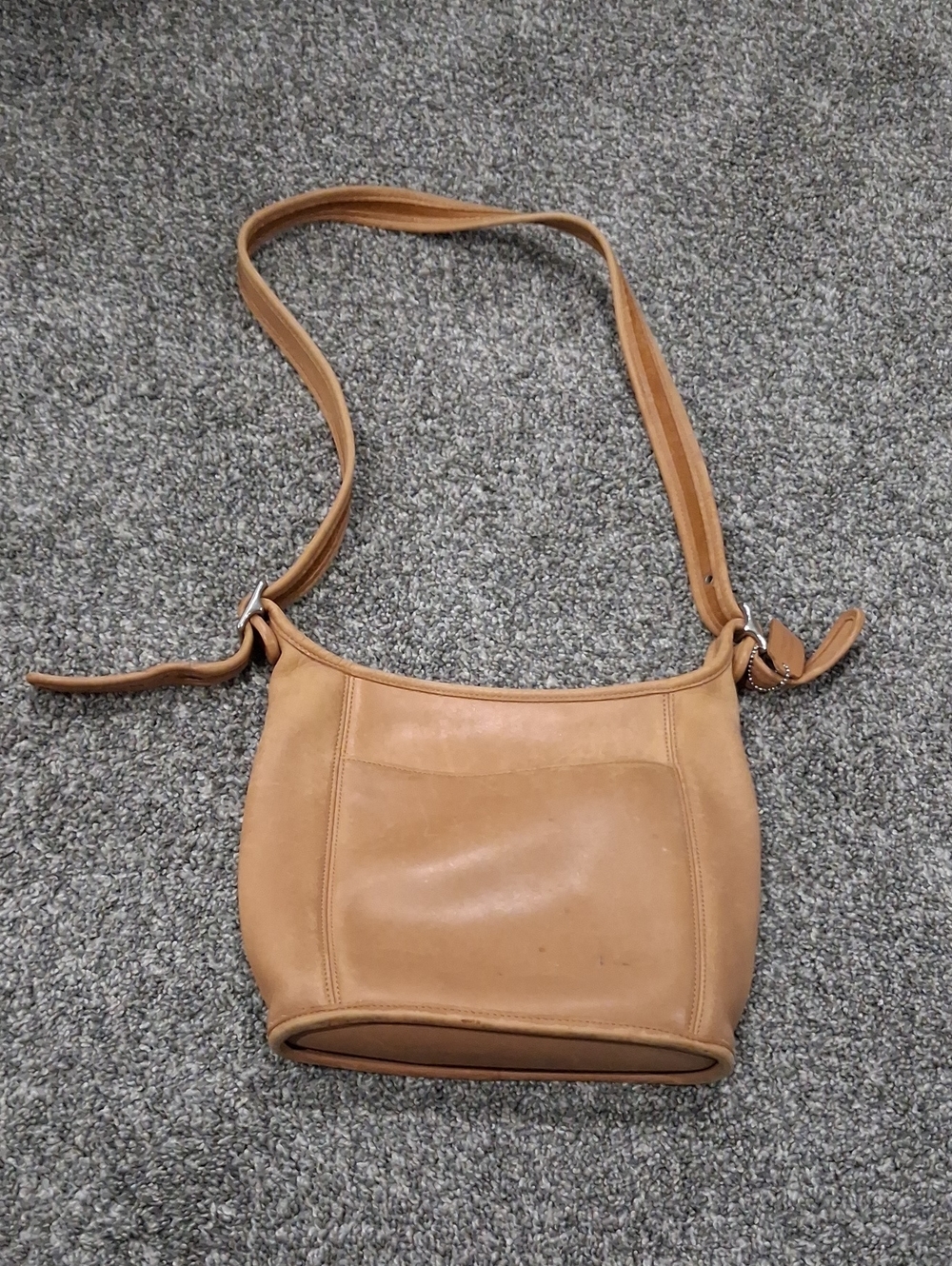 Vintage Coach 9816 Glove Tanned Slim Duffle Sac Crossbody Bag Carmel/tan Leather